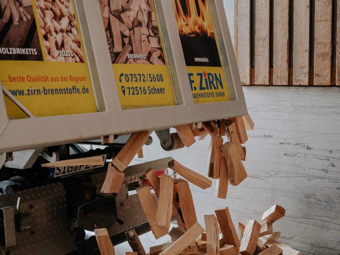 Lieferfahrzeug von Zirn Brennstoffe